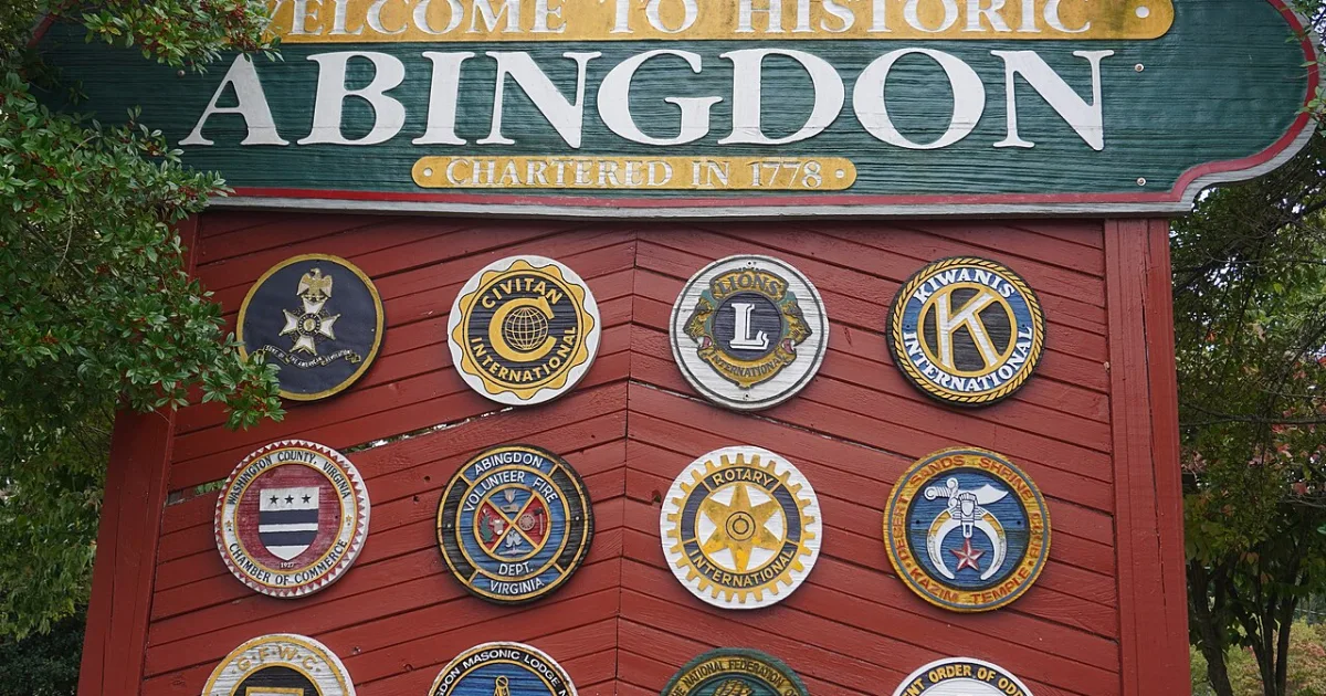 town and county seat of Washington County, Virginia, United States