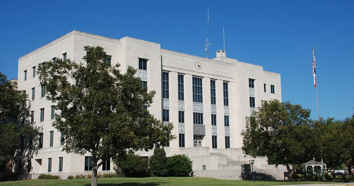 city in and county seat of Brazoria County, Texas, United States
