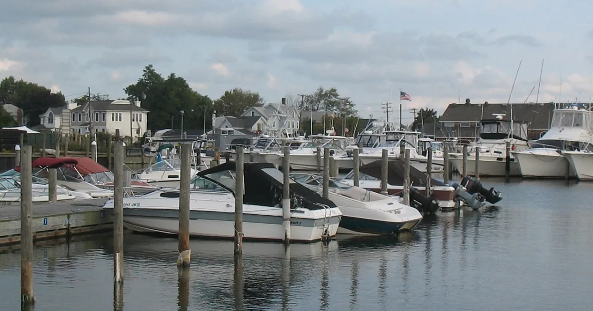 hamlet within town of Islip, Suffolk County, New York, United States