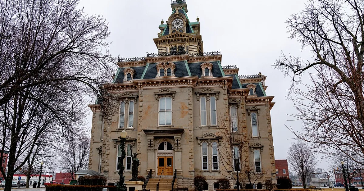 city in and seat of Davis County, Iowa, United States