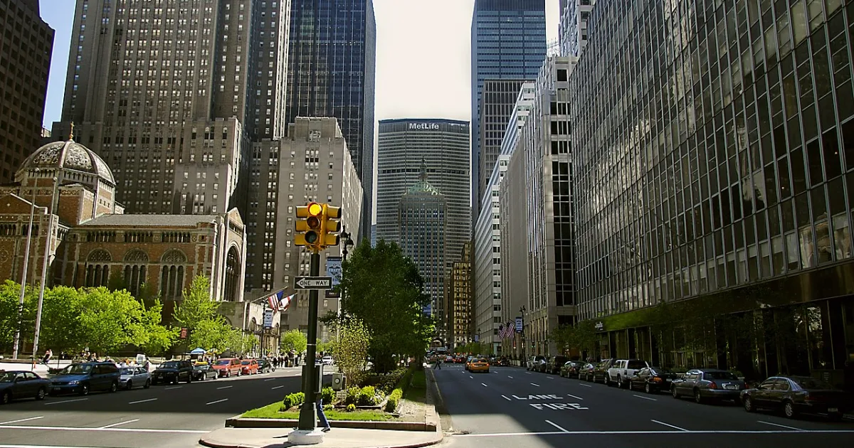 type of large road, usually running through a city