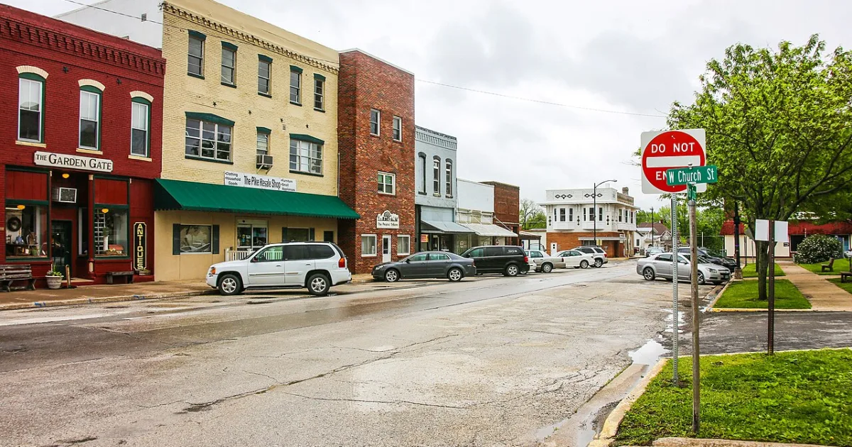 city in and county seat of Pike County, Missouri, United States