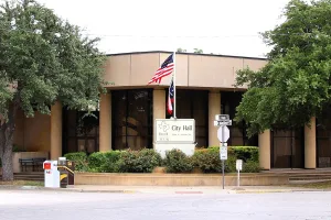 city in and county seat of McCulloch County, Texas, United States