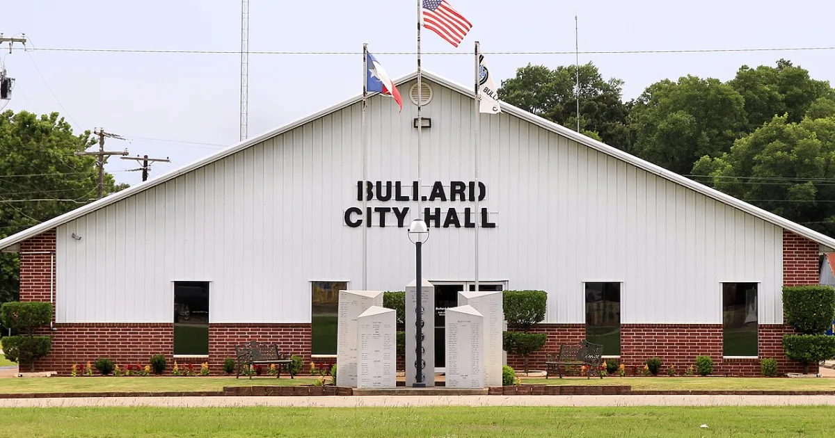 town in Smith and Cherokee counties, Texas, United States