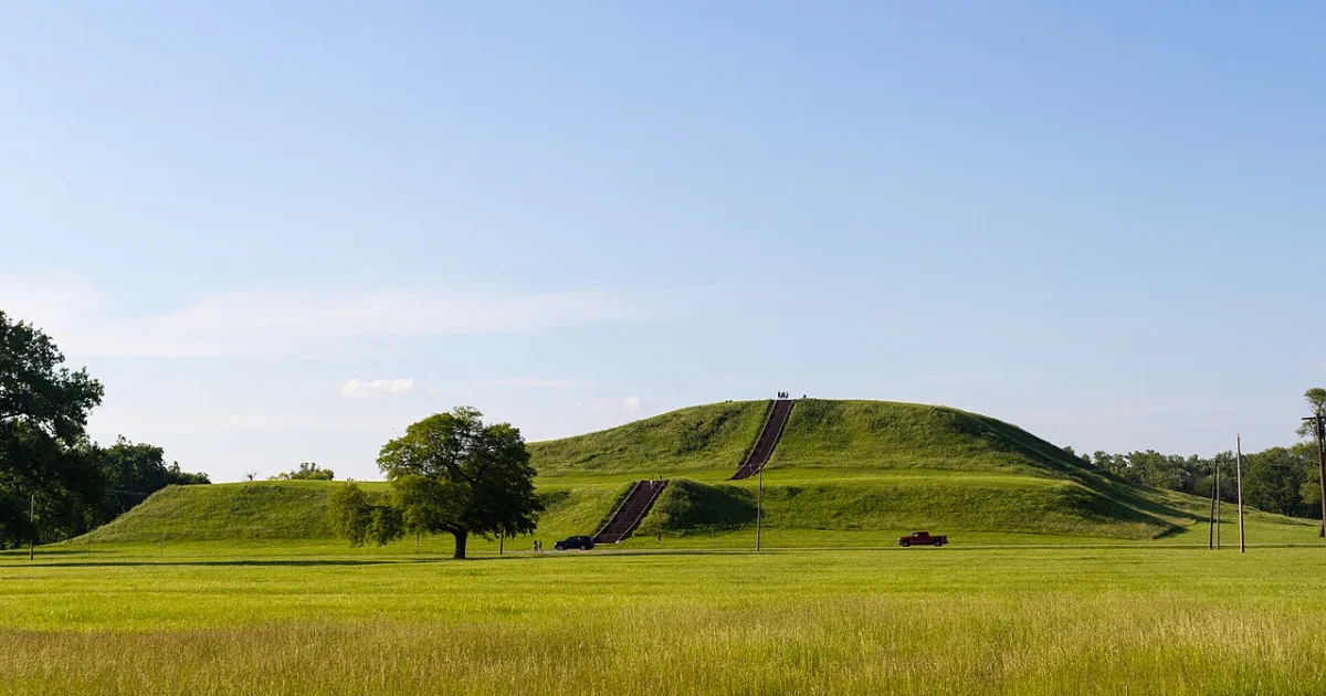 archaeological site near East St. Louis, Illinois, USA