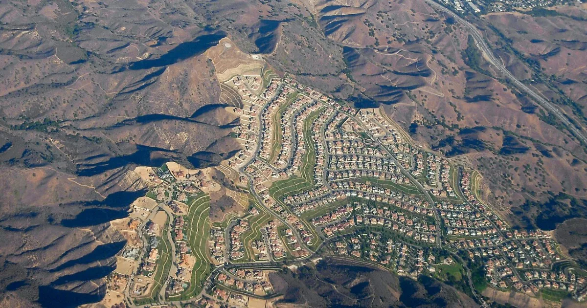 city ​​in the northwestern Santa Monica Mountains region of Los Angeles County, California, United States