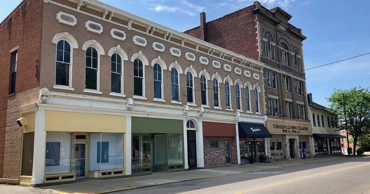 city in and county seat of Fayette County, Indiana, United States