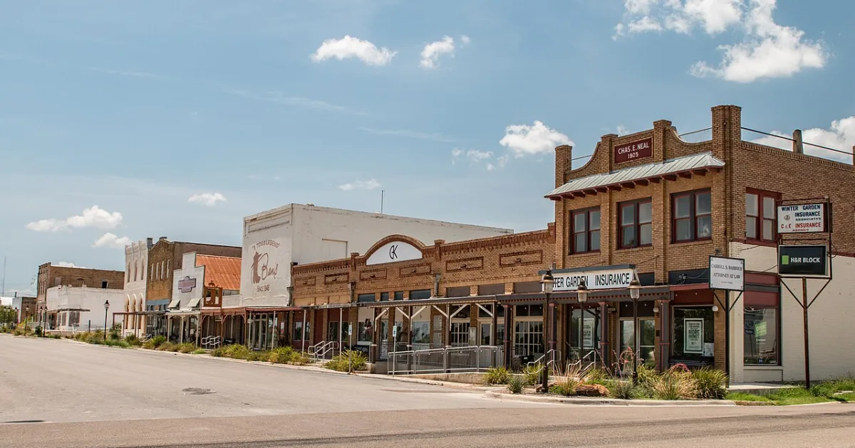 city in and the county seat of La Salle County, Texas, United States