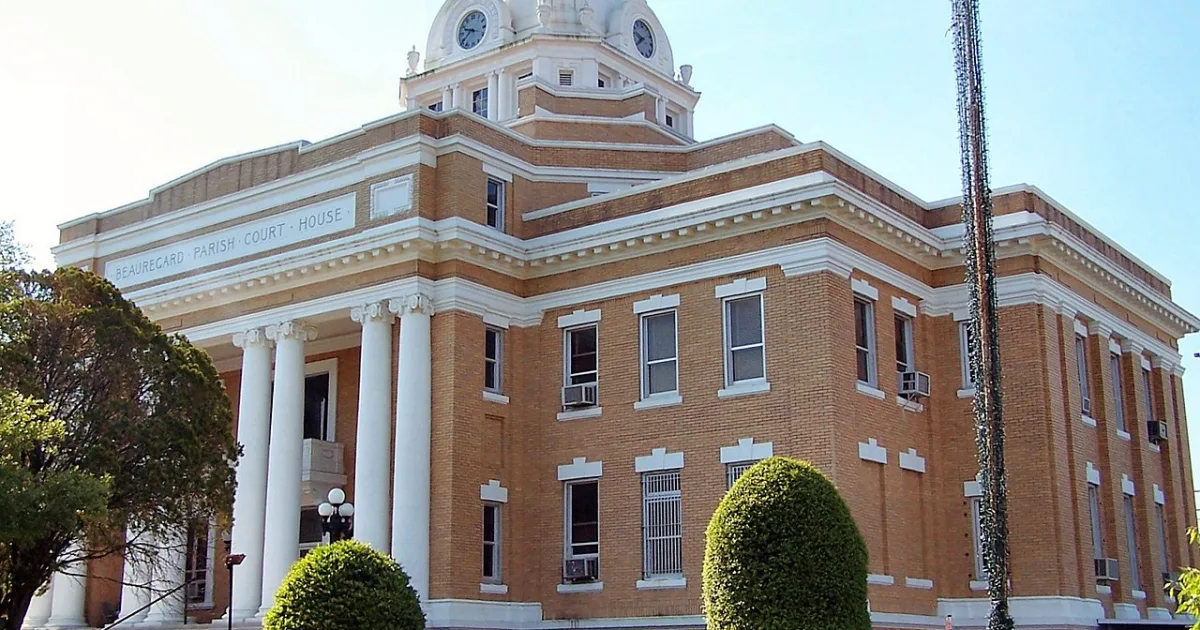small city and the parish seat of Beauregard Parish, Louisiana, United States