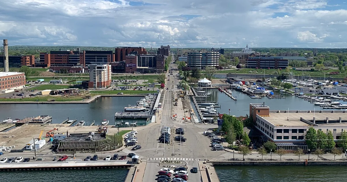 city on the south shore of Lake Erie and the county seat of Erie County, Pennsylvania, United States