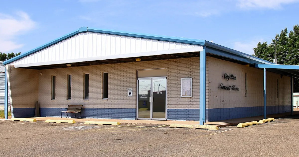 city in and county seat of Parmer County, Texas, United States