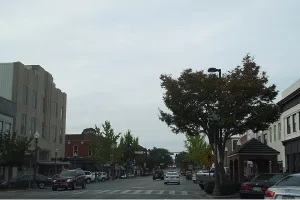 city and county seat of Lauderdale County, Alabama, United States