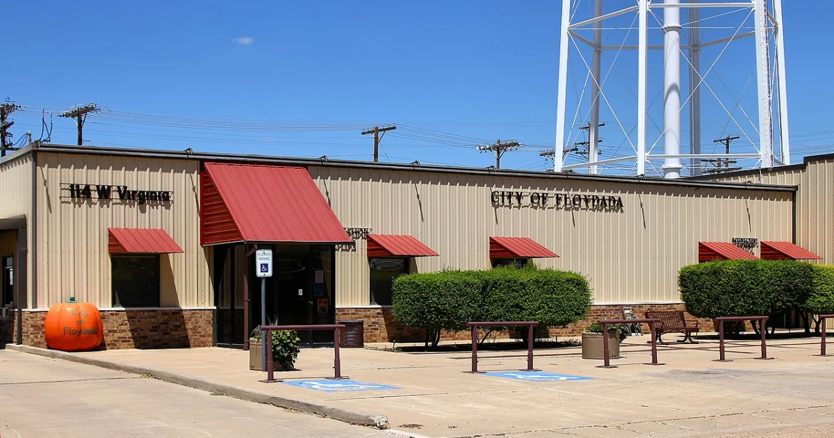 city in and county seat of Floyd County, Texas, United States