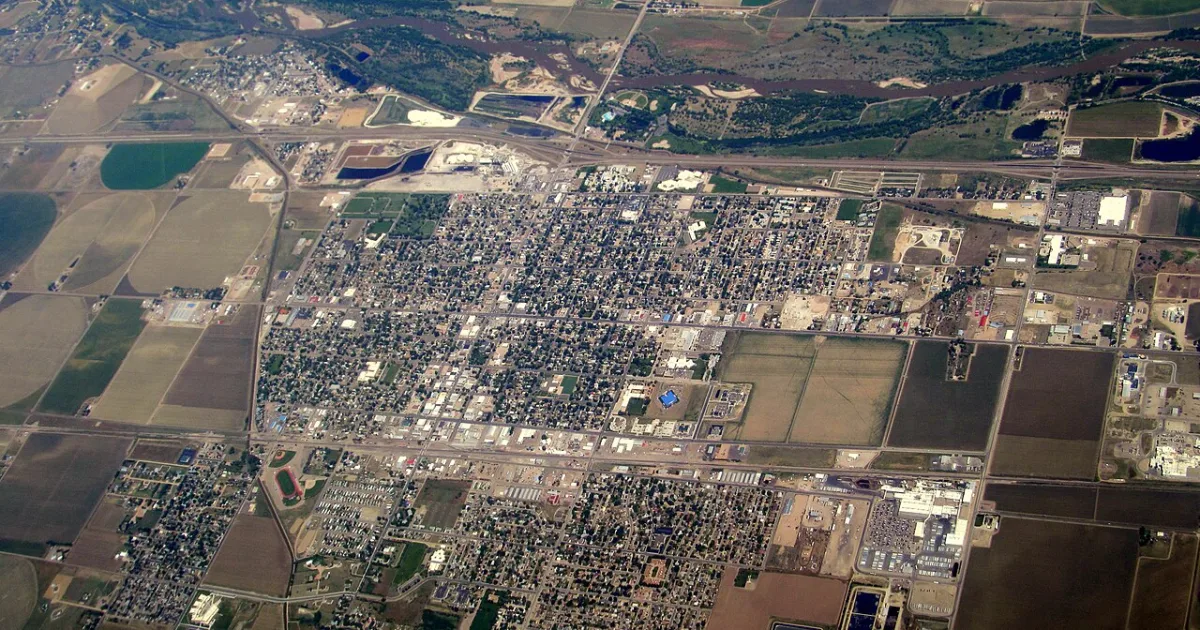 city in and county seat of Morgan County, Colorado, United States
