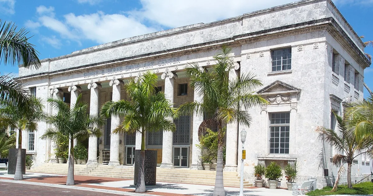 city and county seat of Lee County, Florida, United States