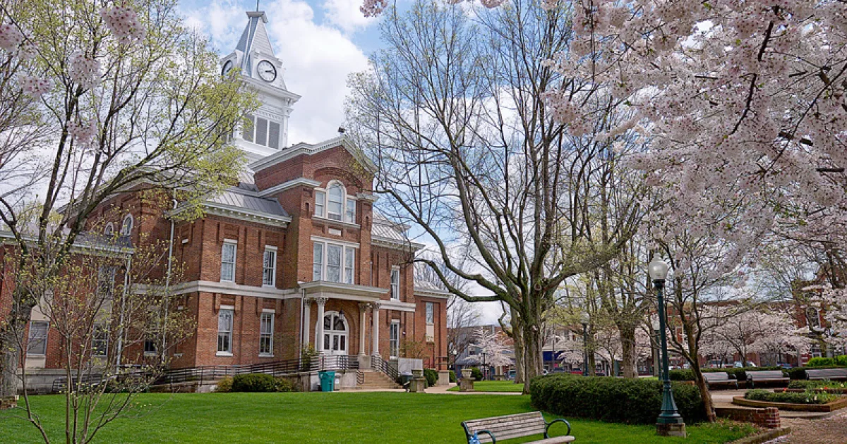 city in and county seat of Simpson County, Kentucky, United States