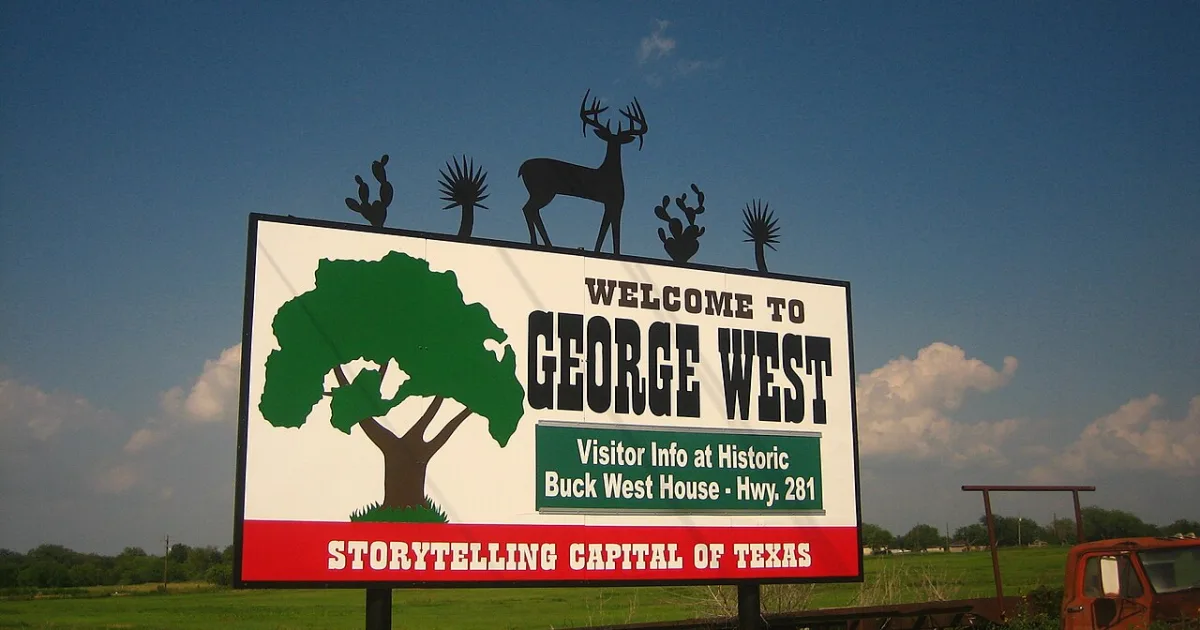 city in and county seat of Live Oak County, Texas, United States