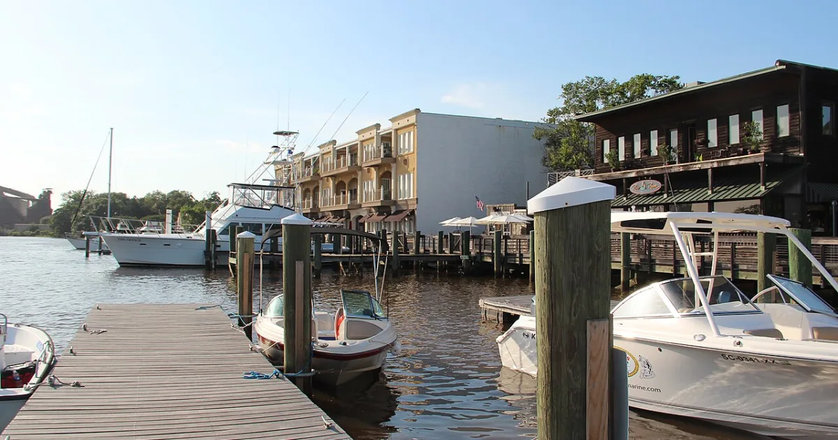 town in and county seat of Georgetown County, South Carolina, United States