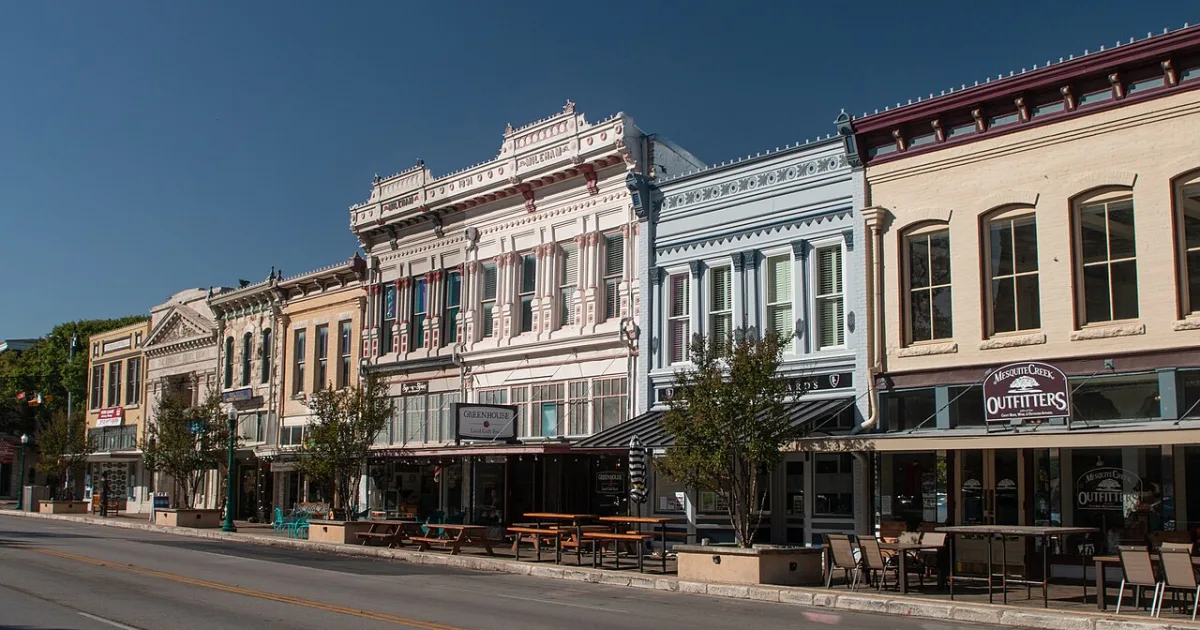 city in and county seat of Williamson County, Texas, United States