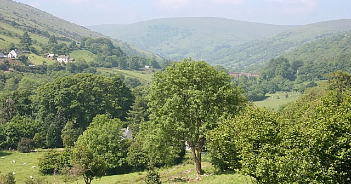 type of valley (term commonly used in Scotland, Ireland and the Isle of Man)