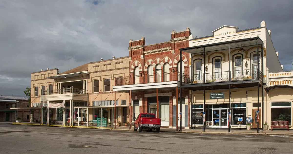 city in and county seat of Goliad County, Texas, United States