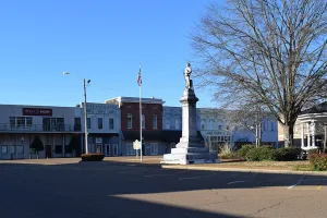 city in and county seat of Grenada County, Mississippi, United States