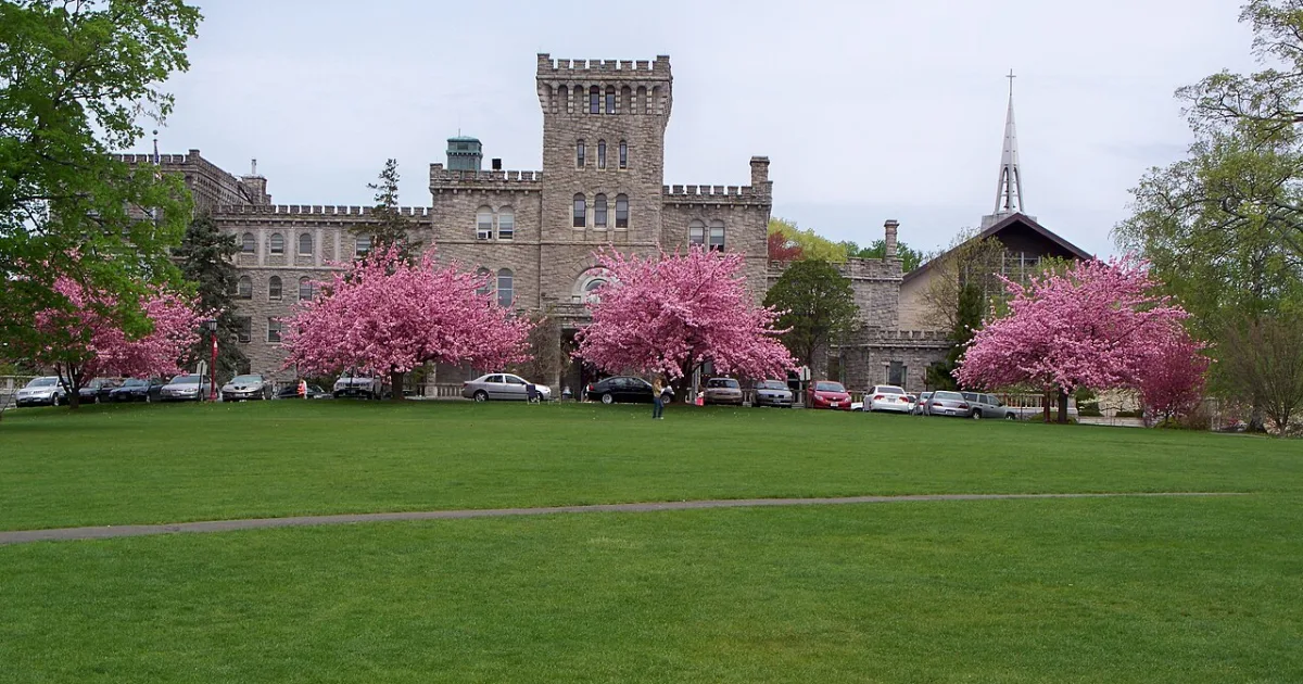 community (coterminous town-village) in Westchester County, New York, United States