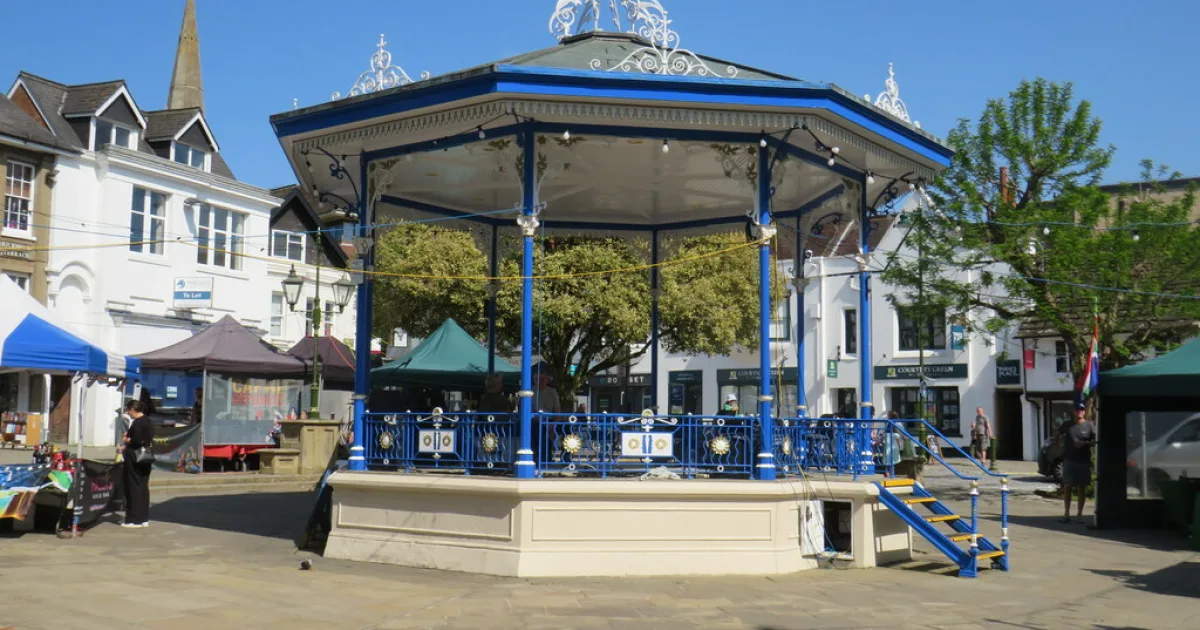 town in West Sussex, England