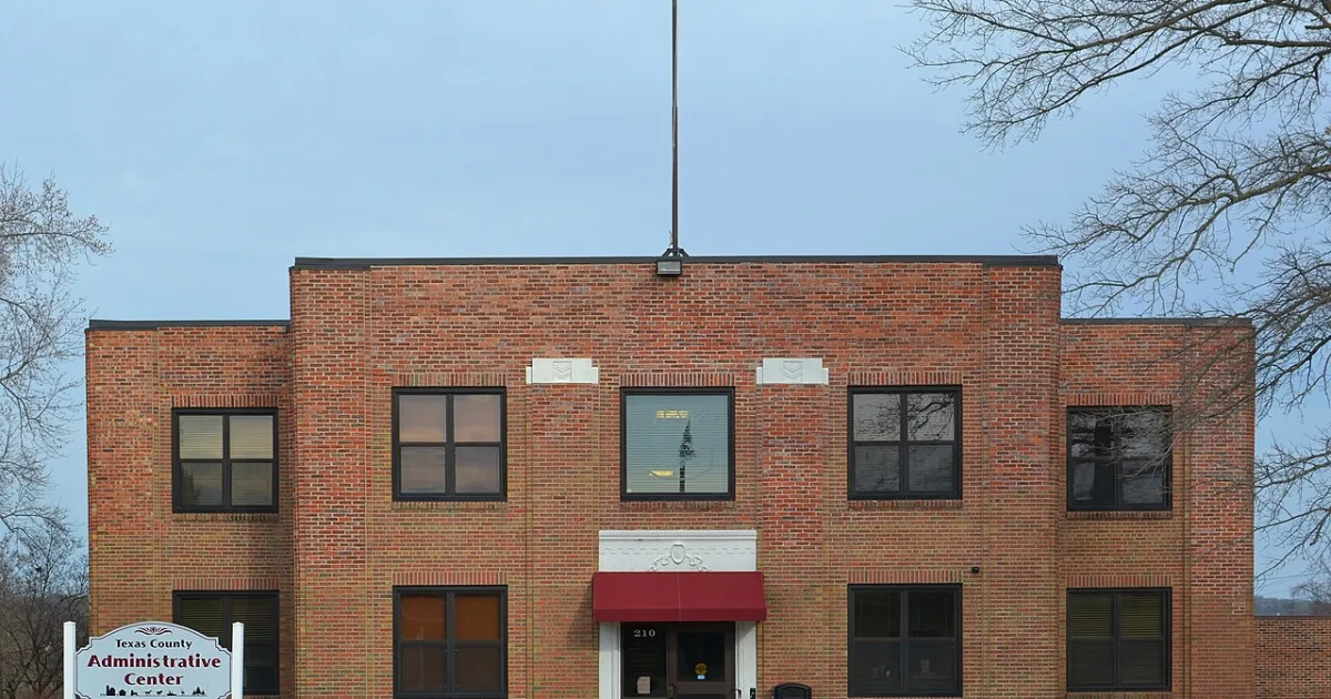 city in and county seat of Texas County, Missouri, United States