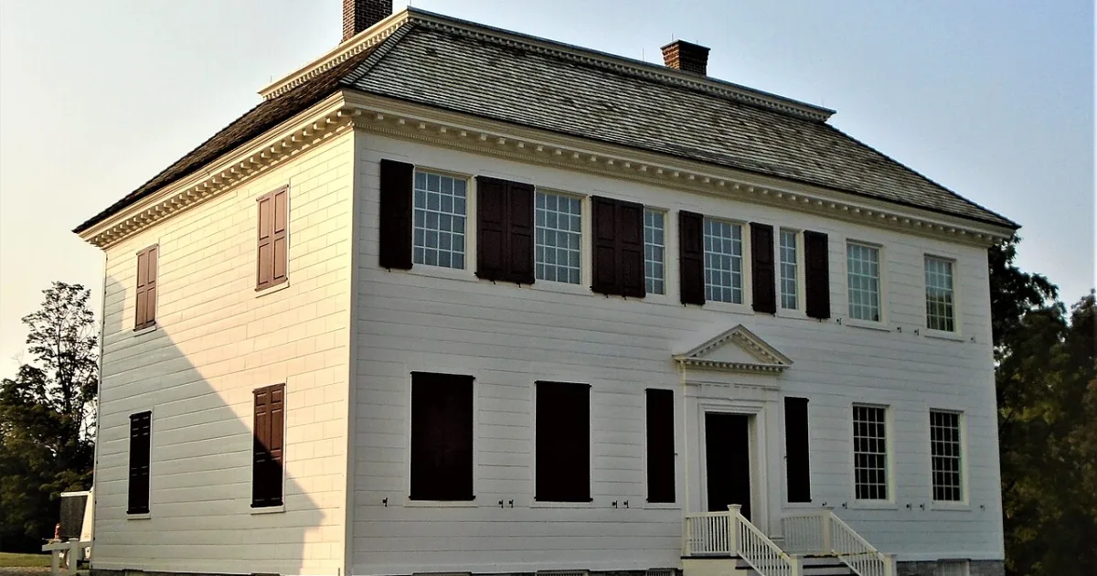 city in the state of New York, USA