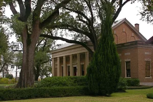 city in and county seat of Jones County, Mississippi, United States