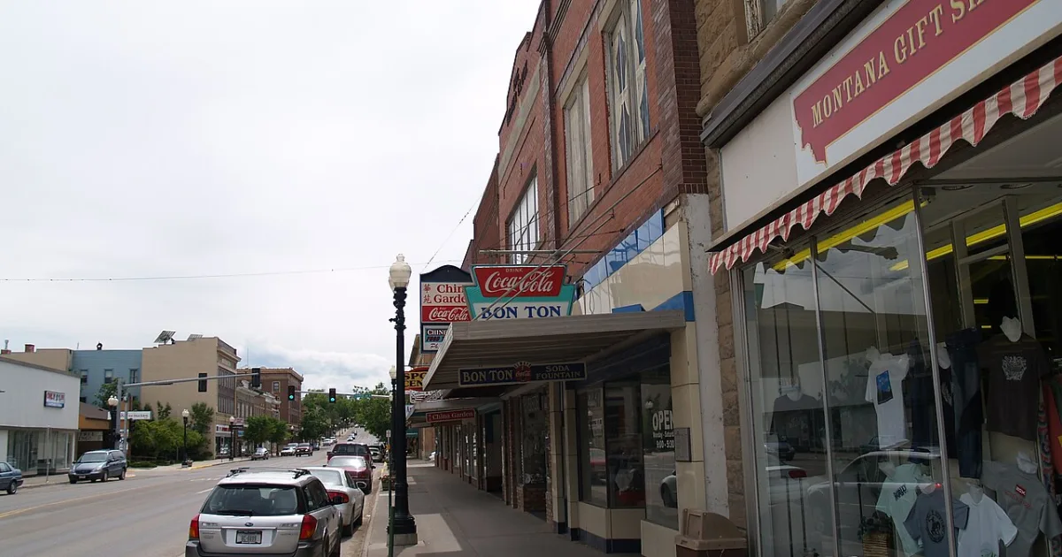 city in and county seat of Fergus County, Montana, United States