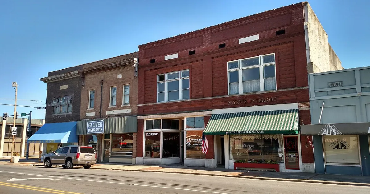 city in and county seat of Lonoke County, Arkansas, United States