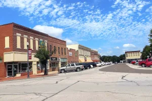 city in and county seat of Saline County, Missouri, United States