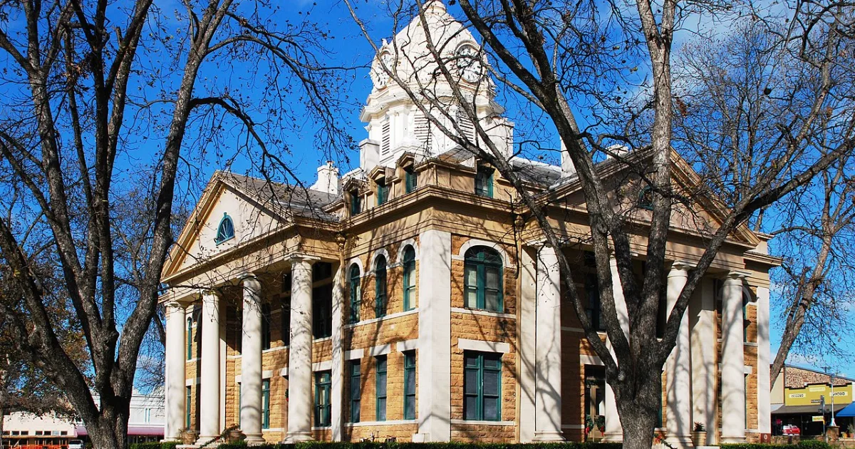 city in and county seat of Mason County, Texas, United States