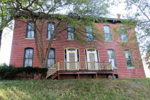 city in and county seat of Muscatine County, Iowa, United States