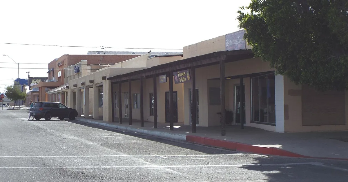 town in and county seat of La Paz County, Arizona, United States