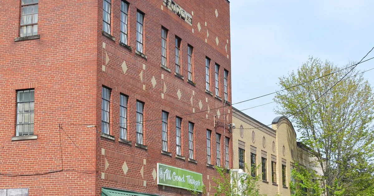 city and county seat of Floyd County, Kentucky