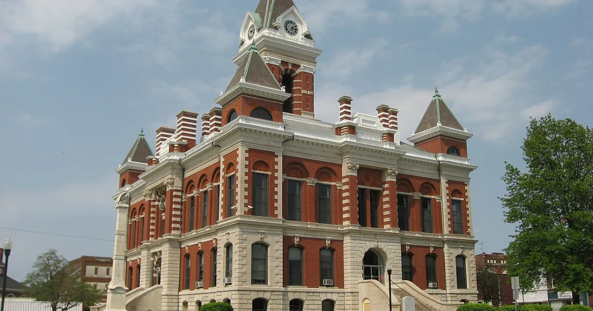 city and seat of Gibson County, Indiana, United States