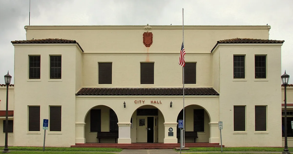 town in and county seat of Refugio County, Texas, United States