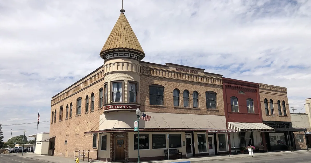 small city, county seat of Adams County, Washington, USA