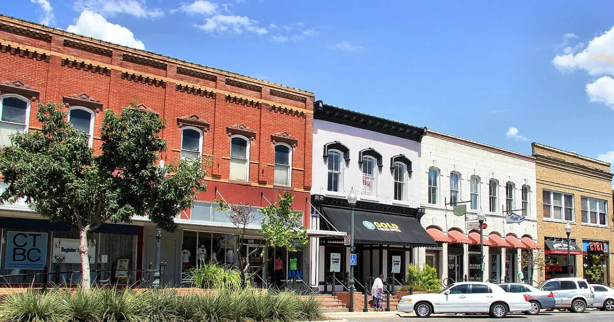 city in and county seat of Hays County, Texas, United States, that extends into Caldwell and Guadalupe counties