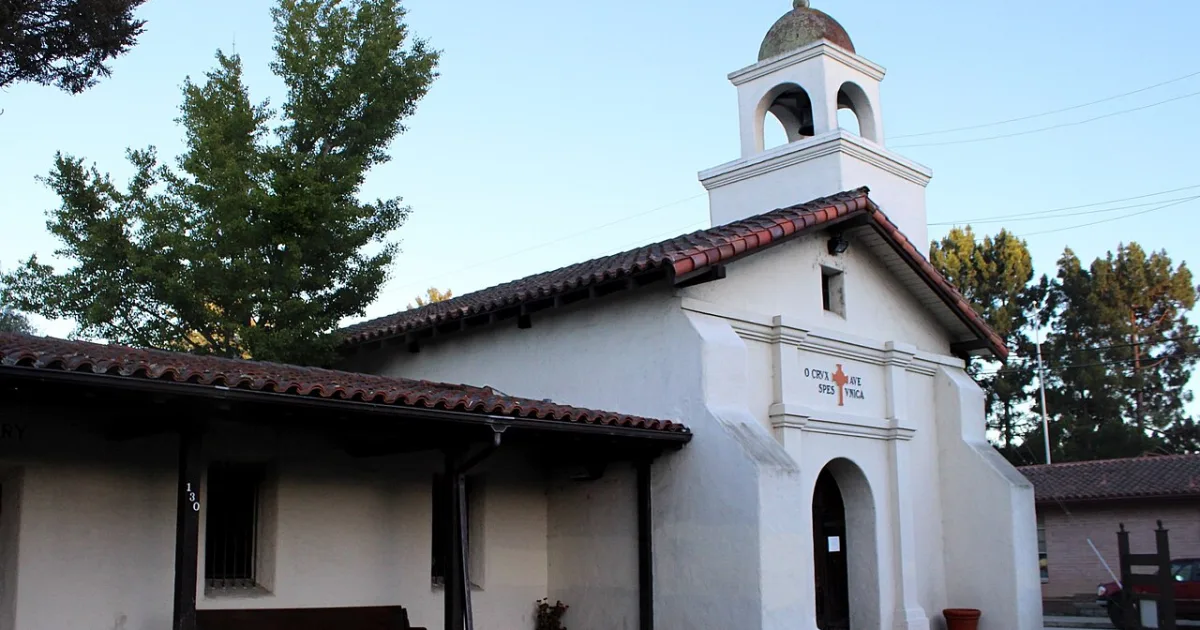 city in and county seat of Santa Cruz County, California, United States