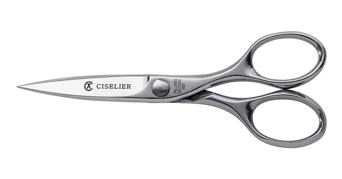 hand-operated cutting instrument