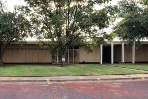 city in and county seat of Baylor County, Texas, United States