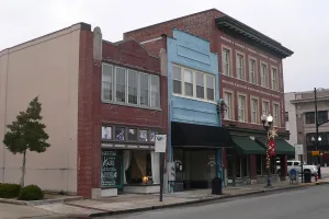 town in and county seat of Johnston County, North Carolina