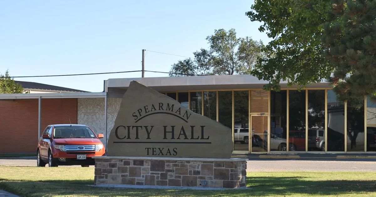 city in and county seat of Hansford County, Texas, United States