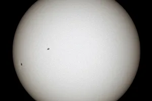 astronomical object consisting of a luminous spheroid of plasma held together by its own gravity