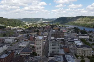 city in and county seat of Jefferson County, Ohio, United States