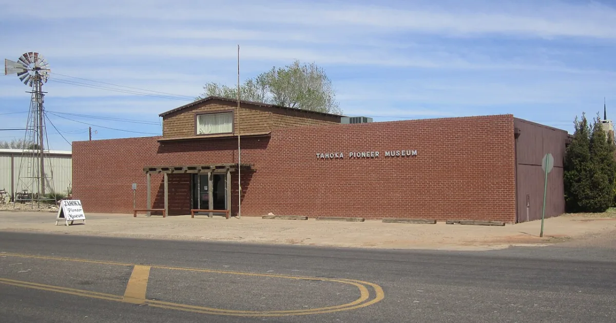 city in and county seat of Lynn County, Texas, United States